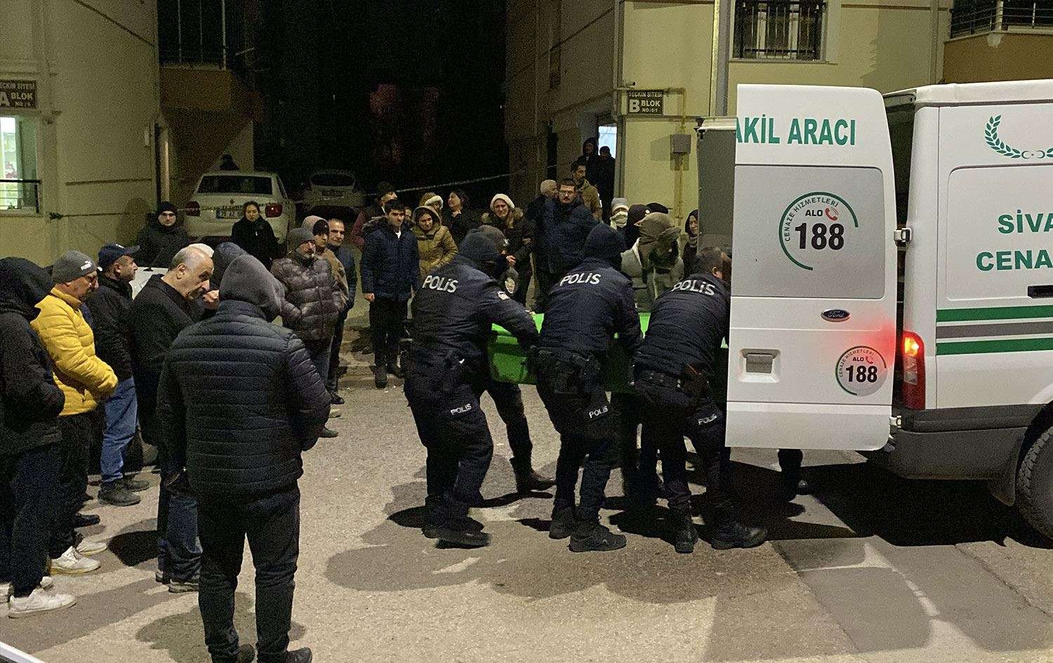 Borç Yüzünden kardeşini ve annesini öldürdü!