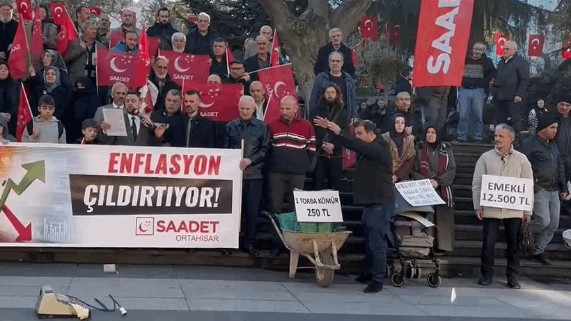 Saadet Partisi’den yazar kasa’lı protesto!