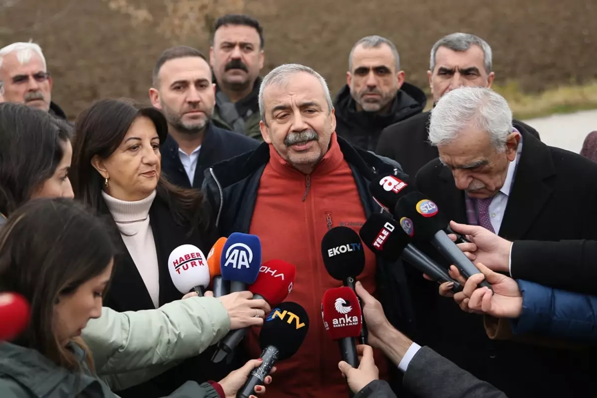 Önder: Devlet görevlileri ile siyasilerin dahil olacağı bir dizi toplantılar yapılacak