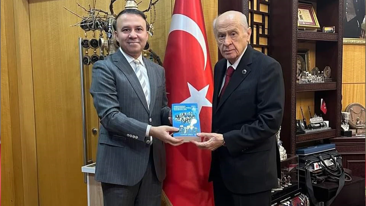 Yıldıray Çiçek’ten DEM’e: Kimden Yanasın, ABD mi İsrail mi?