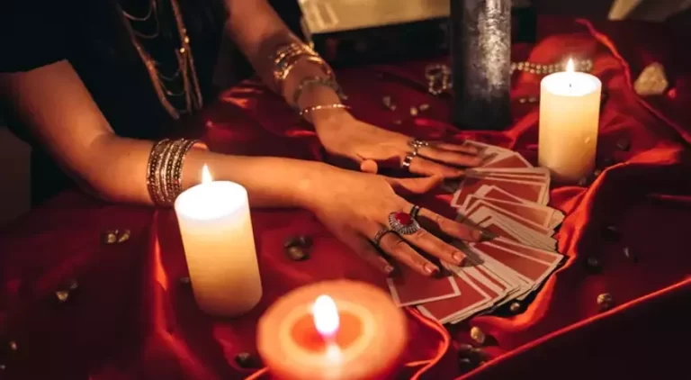 Fal, astroloji, medyumluk gibi gelirler mercek altında