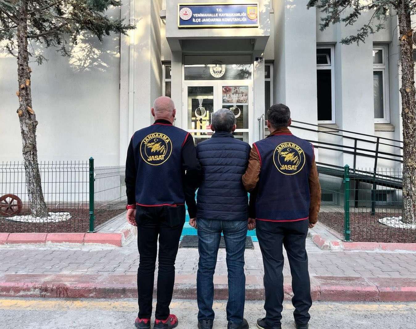 Yerlikaya: FETÖ Üyesi Eski Adana Emniyet Müdürü A.Z.G. Yakalandı
