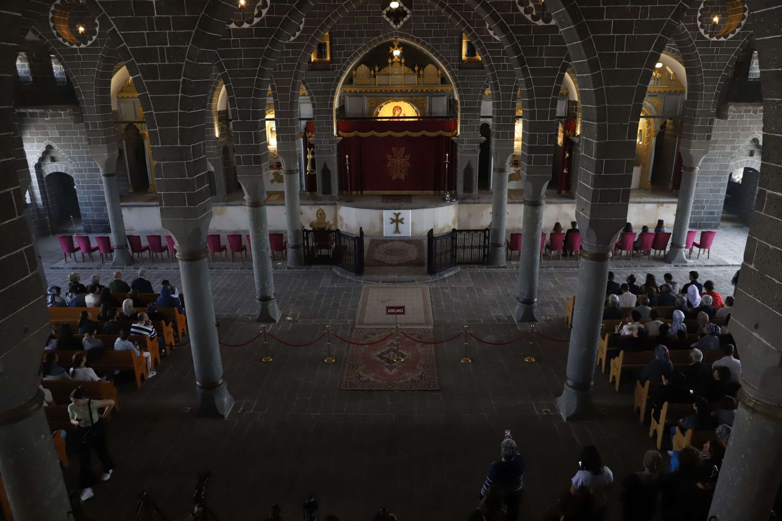 Tarihi Sur’da Paskalya Bayramı kutlaması