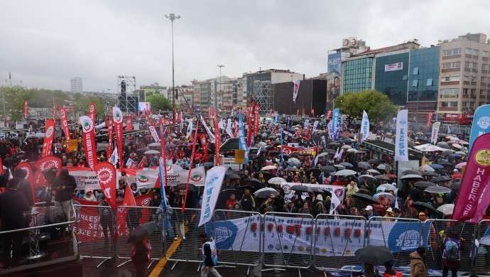 Kadıköy’de 1 Mayıs mitingi başladı