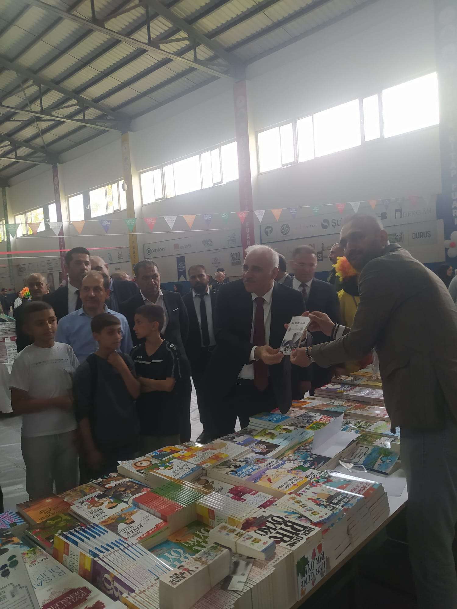 VALİ ZORLUOĞLU’NDAN YAZAR SİNANOĞLU’NA ZİYARET