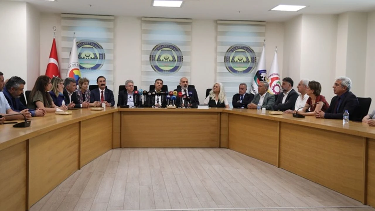 Diyarbakır’da 52 Kurumdan Barış Sürecine Destek: “Barış İçin Hazırız”