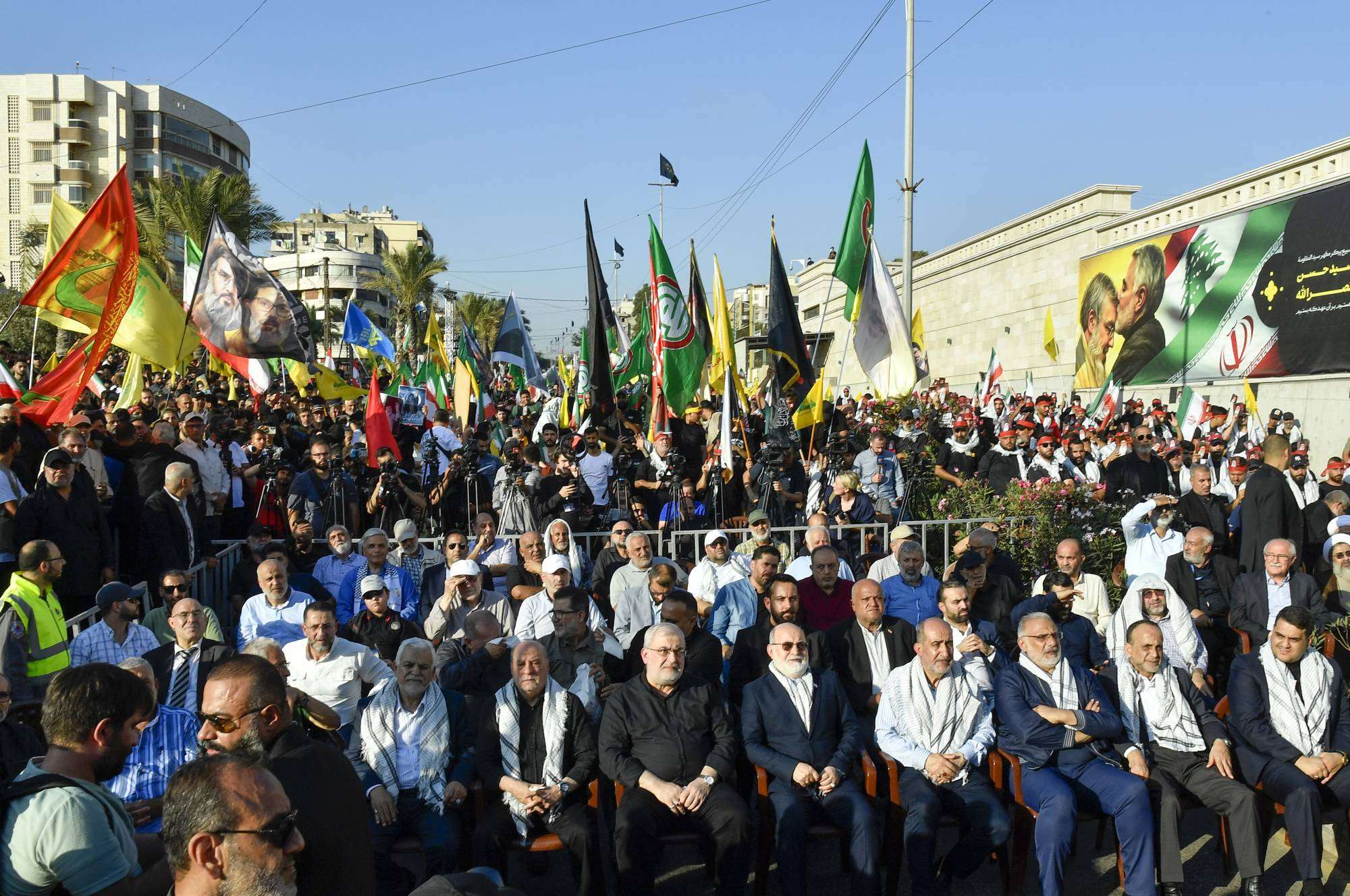 Hizbullah, İran’ın İsrail Karşısında Elde Ettiği “Büyük Zaferi” Kutladı