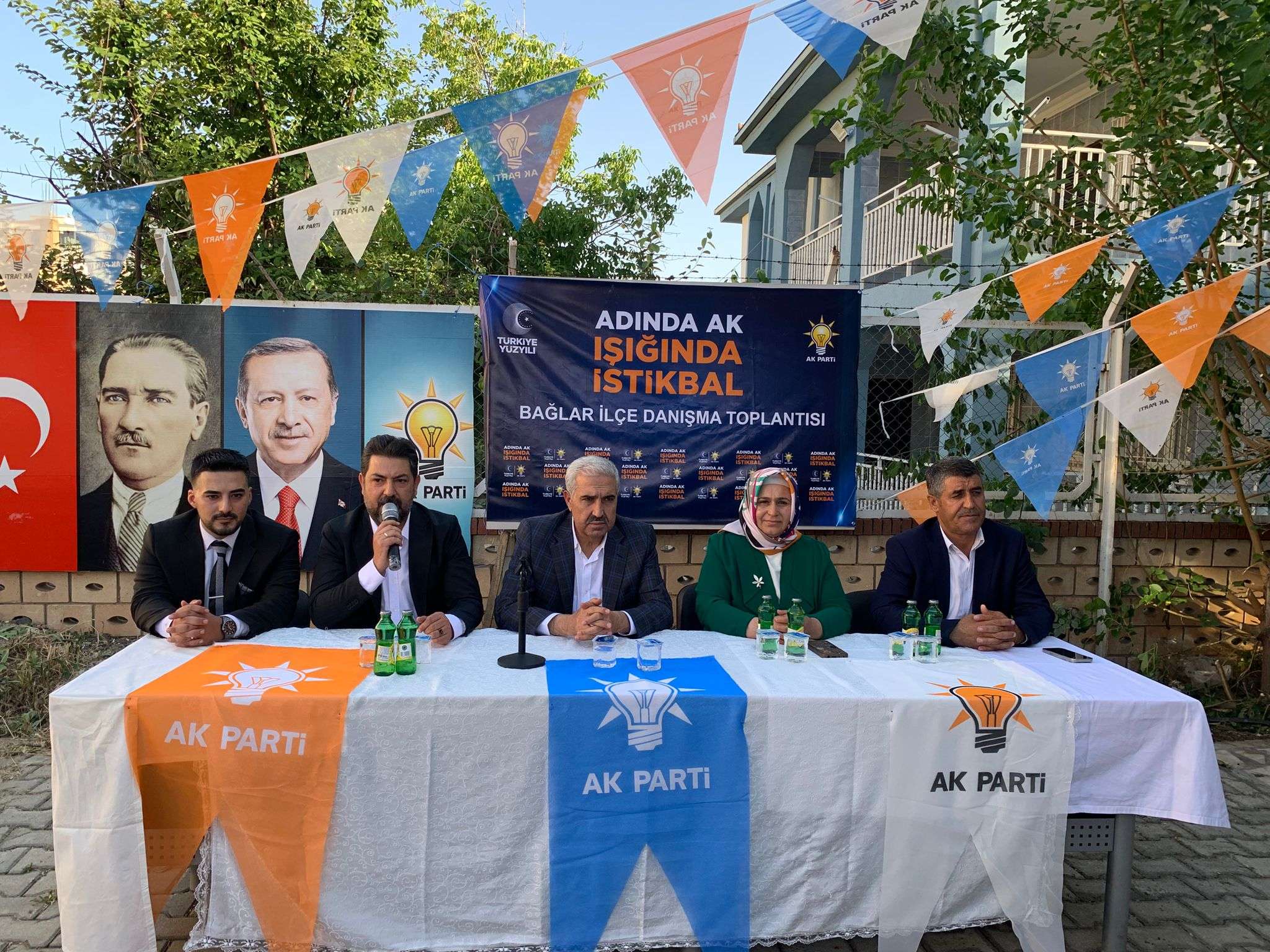 AK Parti Bağlar’da Danışma Meclisi Buluşması