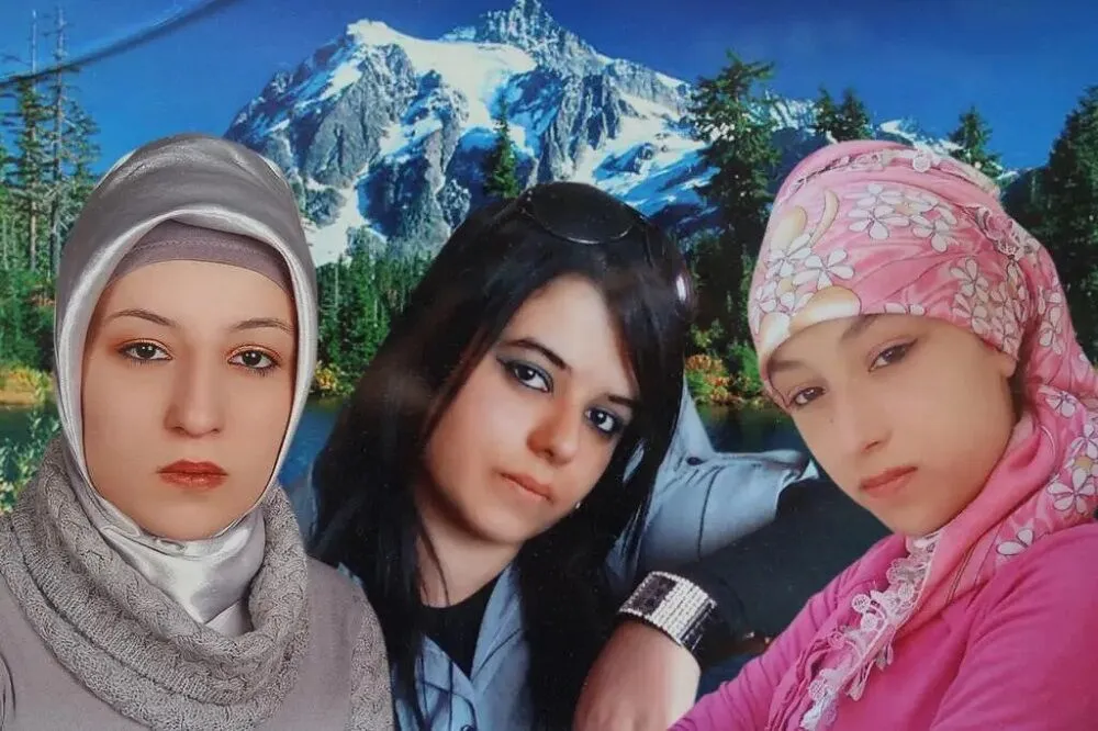 Diyarbakır’da Kavak Ailesi: Üç Kız Kardeş Aynı Hastalık Yüzünden Hayatını Kaybetti