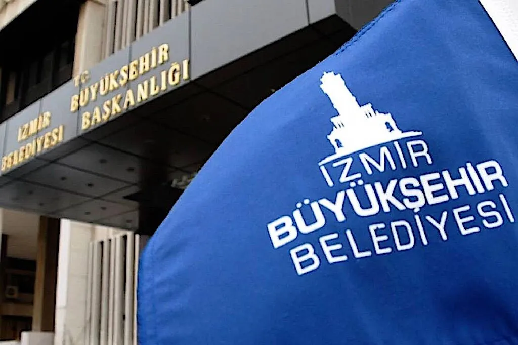 İzmir Büyükşehir Belediyesi’nde Yolsuzluk Operasyonu: 120 Kişi Gözaltına Alındı