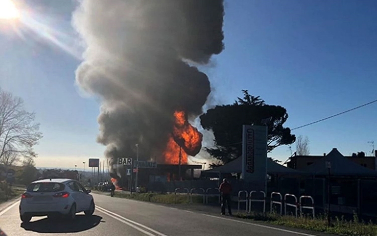 Roma’da Akaryakıt İstasyonunda Patlama: En Az 10 Yaralı