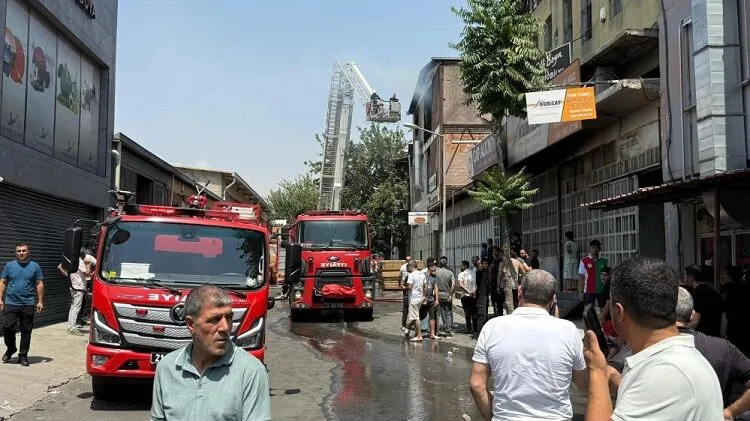 Diyarbakır’da Mobilya döşeme atölyesinde yangın