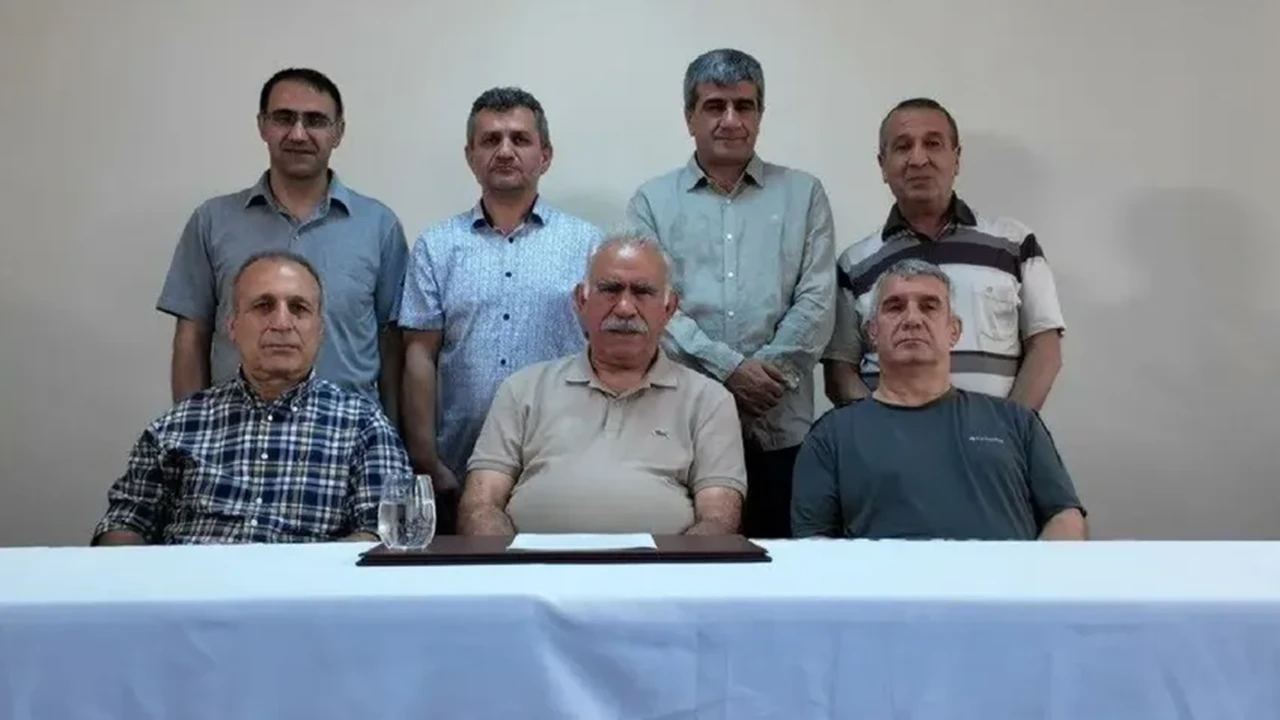 Öcalan’dan Tarihi Video Mesaj: “PKK Hareketine Son Verilmiştir, Silahlar Bırakılmalı”