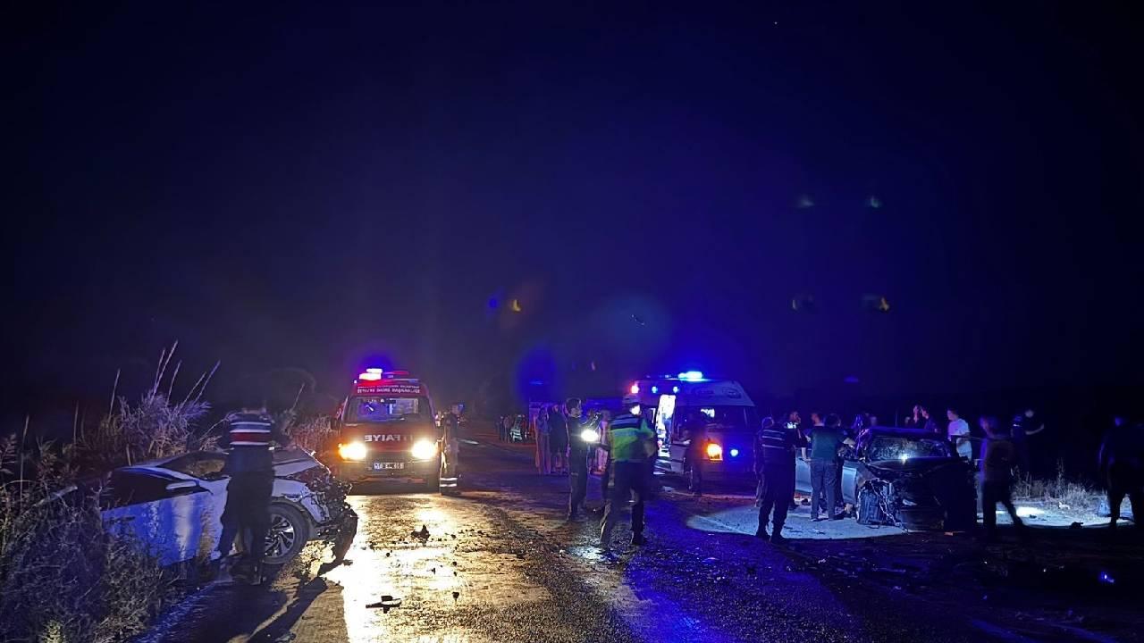 Balıkesir’de trafik kazası: 3 ölü, 6 yaralı