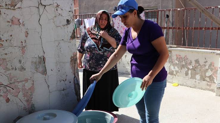 Diyarbakır’da Su Kesintisi Çilesi: Şehitlik Mahallesi Sakinleri Tepkili