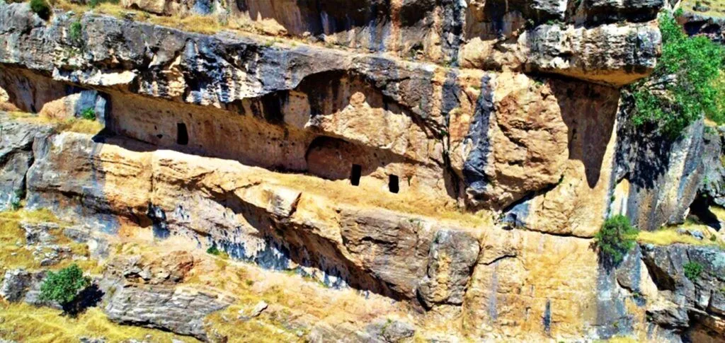 Diyarbakır’ın Gizemli Geçmişi: Kem Mağaraları Tarihe Işık Tutuyor