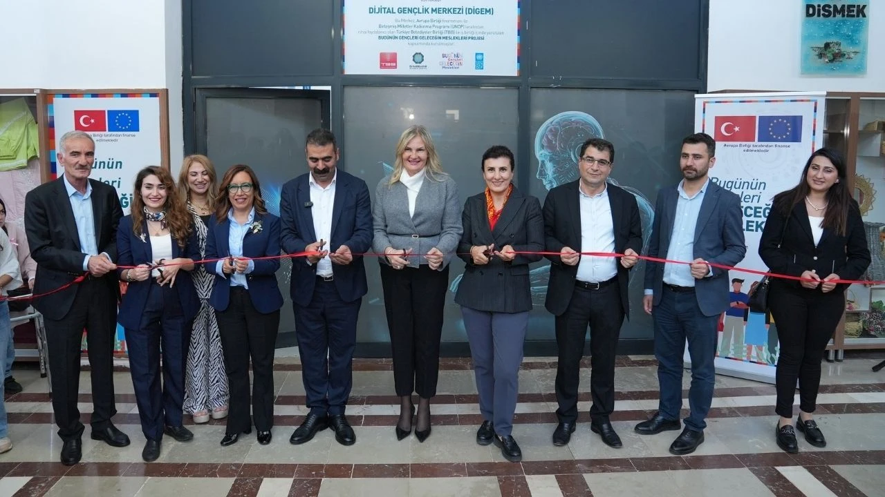 Diyarbakır’da Dijital Gençlik Merkezi (DİGEM) Açıldı