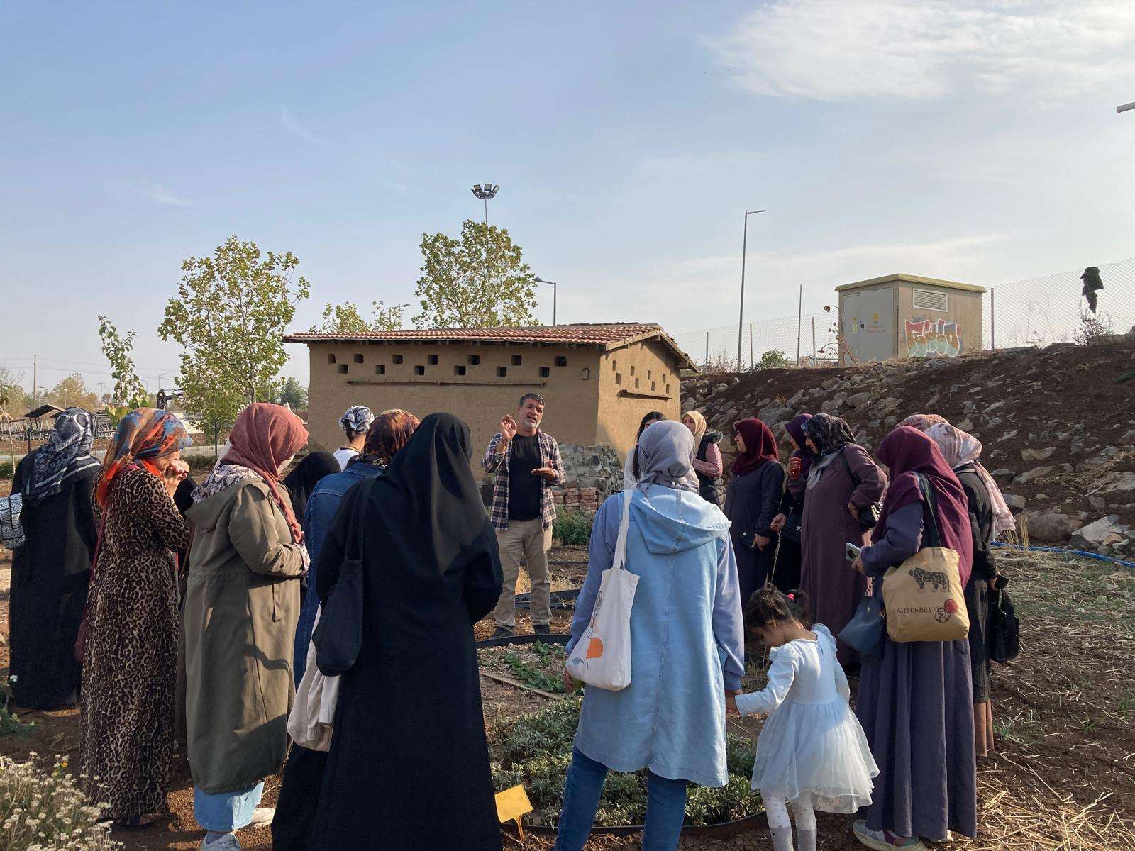 Diyarbakır Büyükşehir Belediyesi’nden Kadınlara Doğayla İç İçe Eğitim