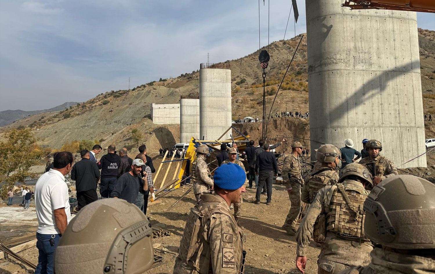 Diyarbakır Kulp’ta Köprü Faciası! 4 İşçi Hayatını Kaybetti, 1 Yaralı