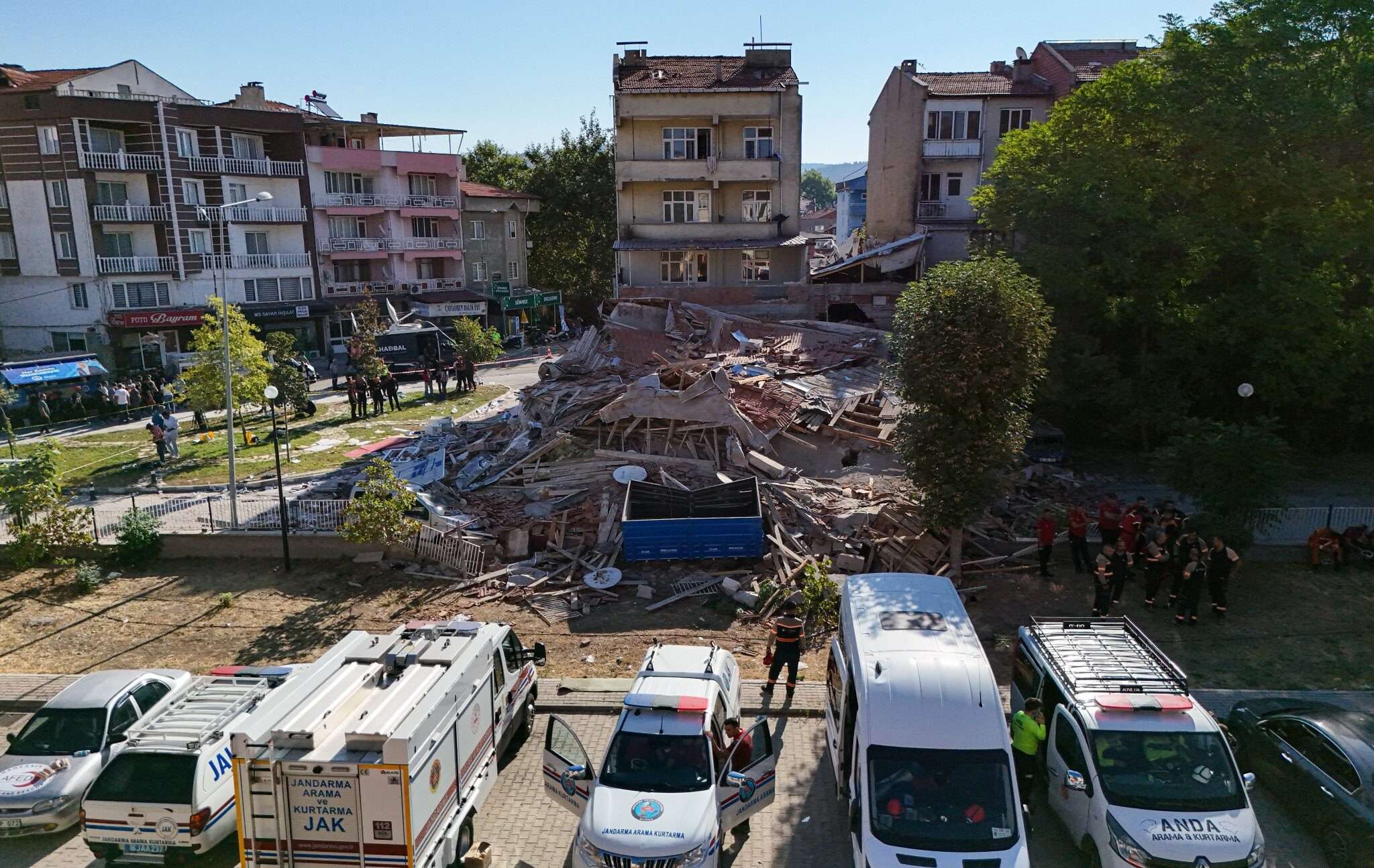 Bakan Kurum duyurdu: Sındırgı depreminde 760 bağımsız bölüm hasarlı!