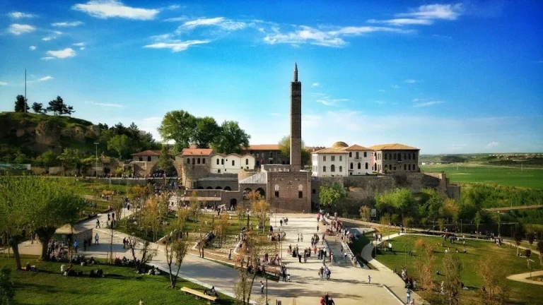Cihat TOPRAK: Diyarbakır’ın Kalbi: Tarihi İçkale ve Akropolis’i