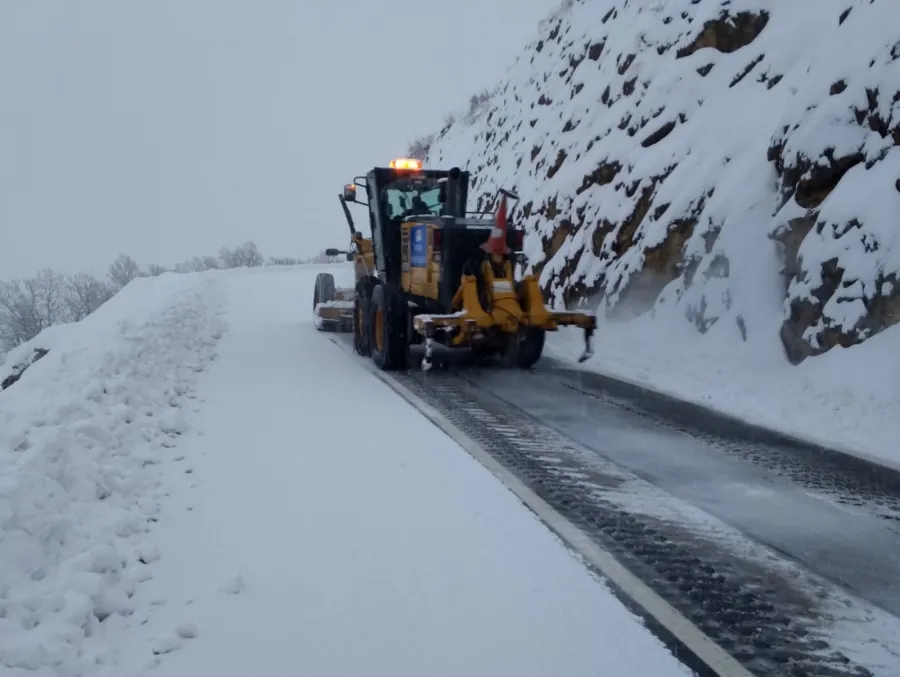 Kapanan Köy Yolları Tek Tek Açılıyor