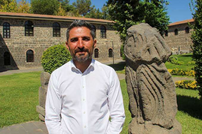 Diyarbakır Tarihine Adanmış Bir Ömre Haksızlık: Müjdat Gizligöl Neden Görevden Alındı?