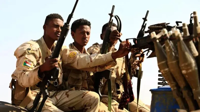 Sudan’da, RSF, Çad Sınırındaki Stratejik El-Tina’yı Ele Geçirdiğini Duyurdu