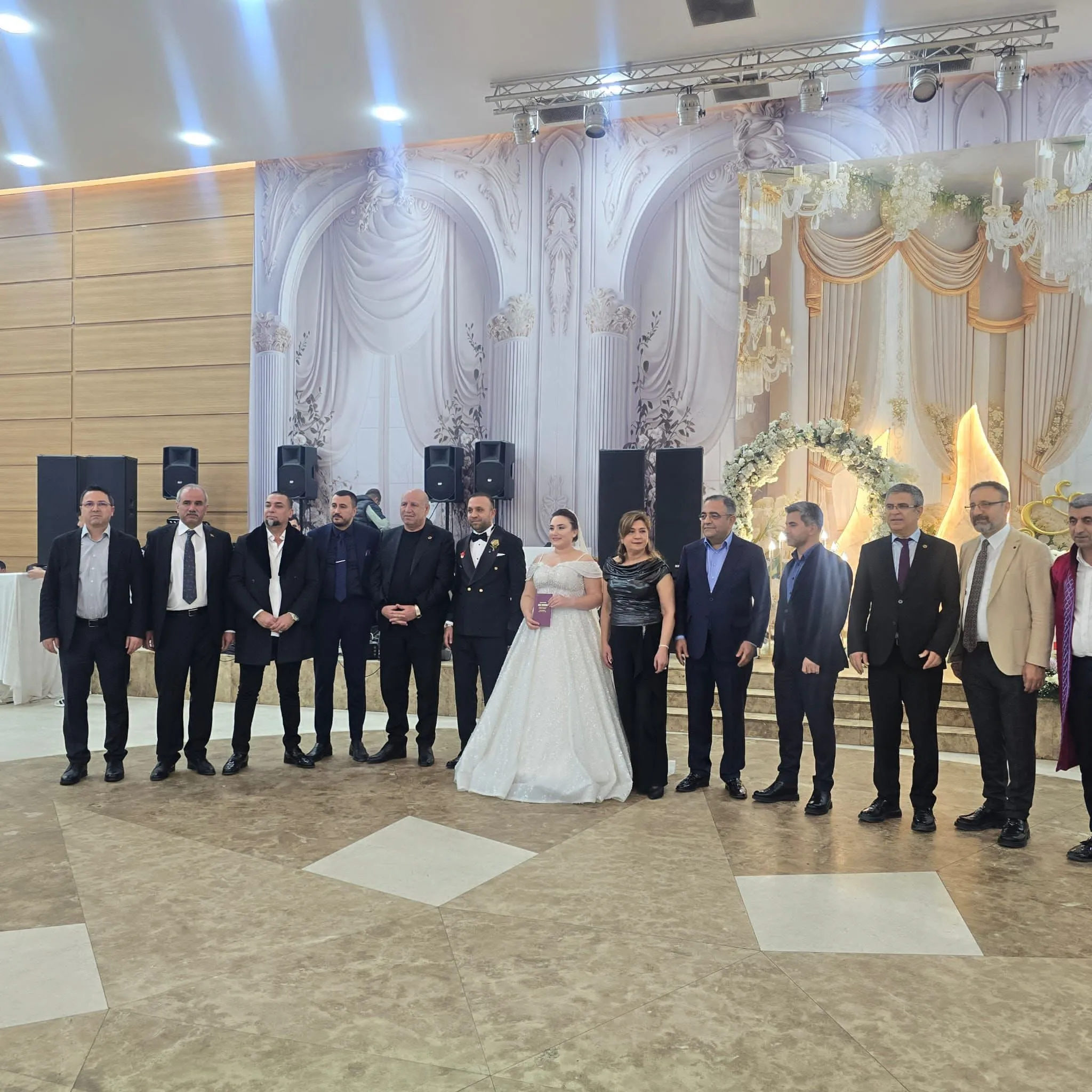 Diyarbakır’da Tarihi Buluşma: Siyaset ve Sivil Toplum “Barış Sofrasında” Birleşti