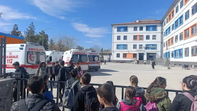 Diyarbakır’da Okulda Cıva Paniği: Çok Sayıda Öğrenci Hastaneye Kaldırıldı
