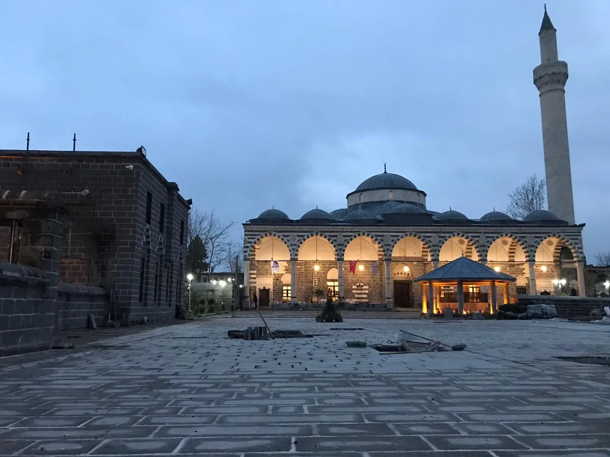 Diyarbakır Kurşunlu Camii’nde “Tilavet” Krizi: İmam ve Müezzine Sürgün Cezası İddiası