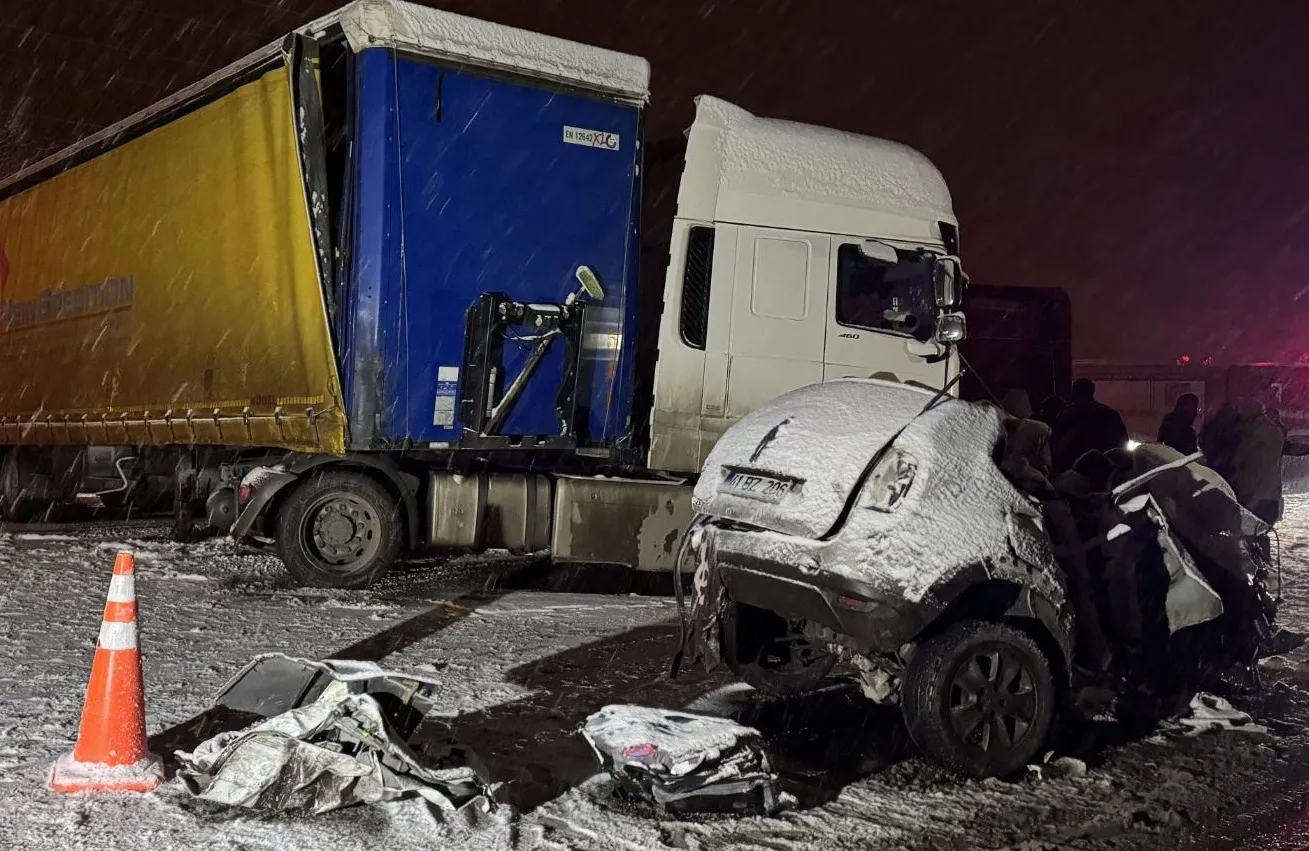 Erzurum’da Katliam Gibi Kaza: Cip TIR’la Kafa Kafaya Çarpıştı, 4 Ölü!