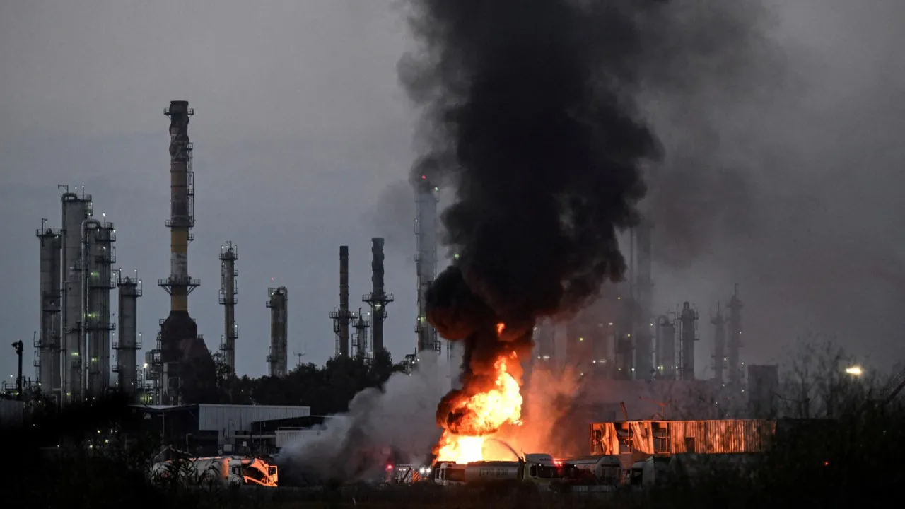 ORTA DOĞU’DA TOPYEKÛN SAVAŞIN EŞİĞİ: İRAN VE İSRAİL BİRBİRİNİ VURUYOR