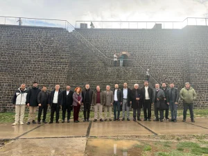 Hamravat Kültür Evi’nde Bayram Coşkusu: Edebiyat ve Akademi Dünyası Bir Arada