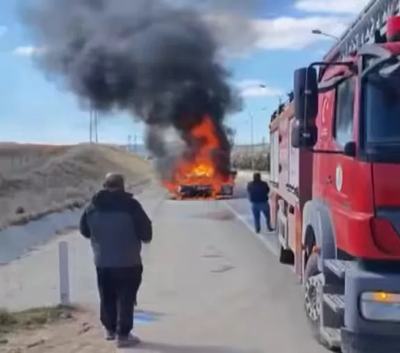 Hayalleri 5 Saatte Kül Oldu: İstanbul’dan Aldığı Araç Yolda Alev Aldı!