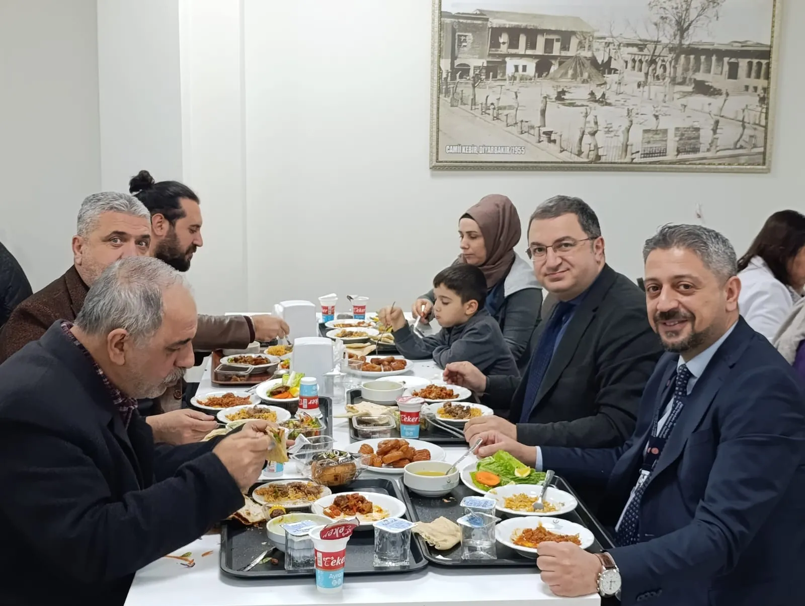 Diyarbakır Eğitim ve Araştırma Hastanesi’nde 1500 Kişilik Dev İftar