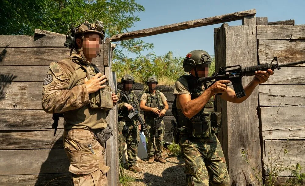 ABD Özel Kuvvetleri, İran’a Düşen 6 Pilotu Nasıl Kurtardı!