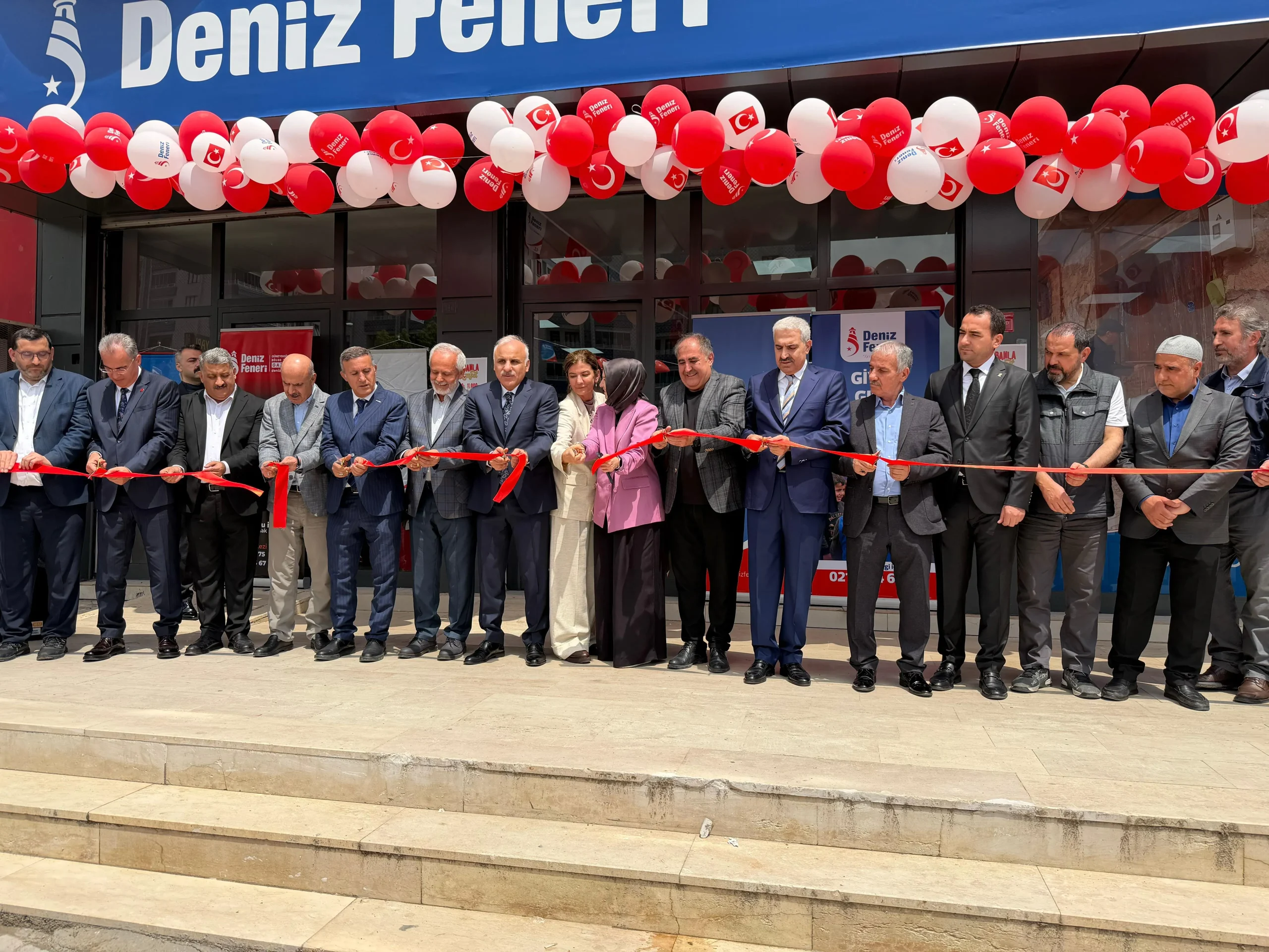 Diyarbakır’da MÜSİAD ve Deniz Feneri’nden 5 Bin Kişiye Giyim Desteği