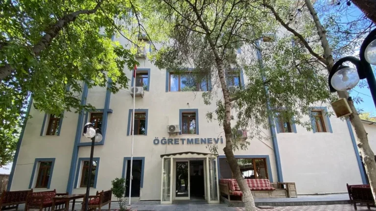 Ergani Öğretmenevi’nde “Hayalet Personel” ve “Kamera Kaydı” İddiaları Çalkalanıyor!