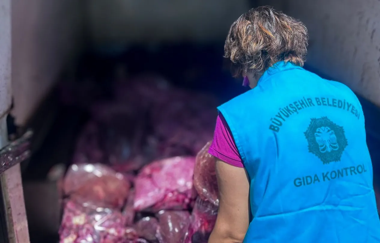 Diyarbakır’da Kaçak ve Sağlıksız 3 Ton Sakatat Yakalandı: Tümü İmha Edildi
