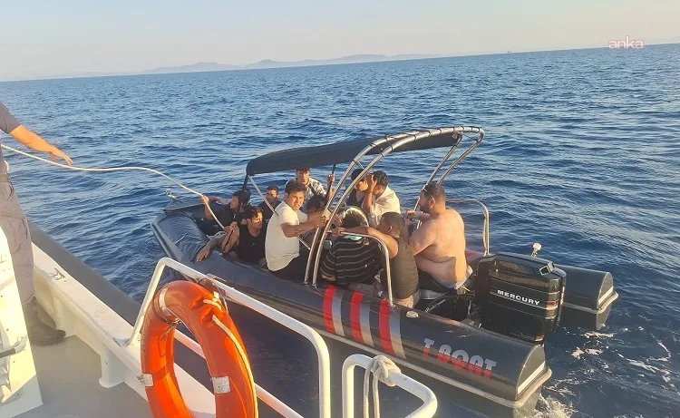 Ege’de Kaçakçılık Hattına Gece Baskını: 51 Düzensiz Göçmen ve 2 Organizatör Yakalandı