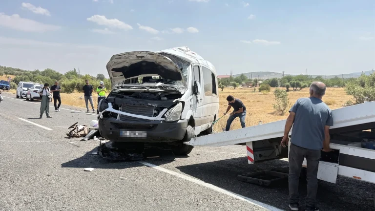 Lice-Kulp Karayolunda Feci Kaza: Nişan Yolundaki Minibüs Devrildi, 7 Ölü, 9 Yaralı
