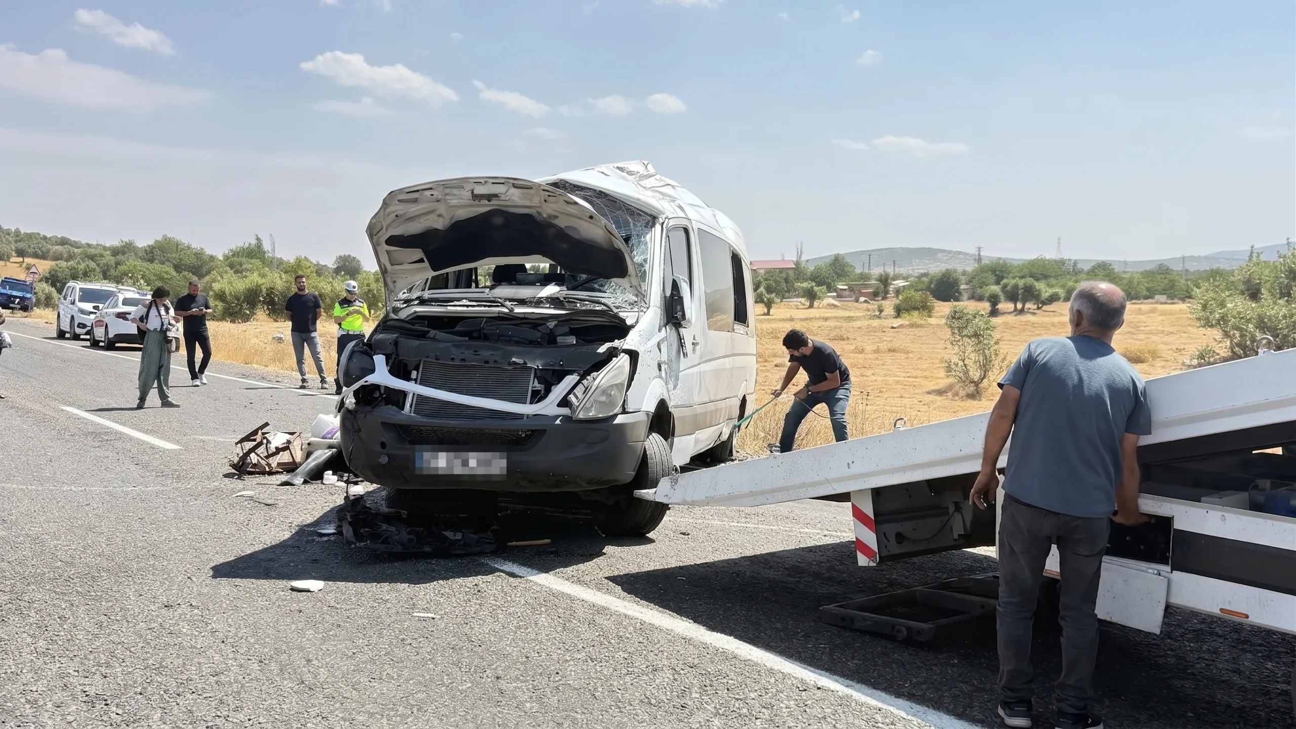 Lice-Kulp Karayolunda Feci Kaza: Nişan Yolundaki Minibüs Devrildi, 7 Ölü, 9 Yaralı