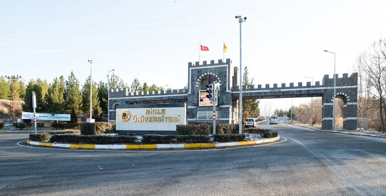Üniversitede “Arsa Satışı” ve “Hizmet Yetersizliği” İddiası