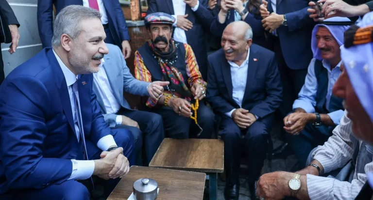 Hakan Fidan Diyarbakır’da: “Artık Geri Dönüş Yok”