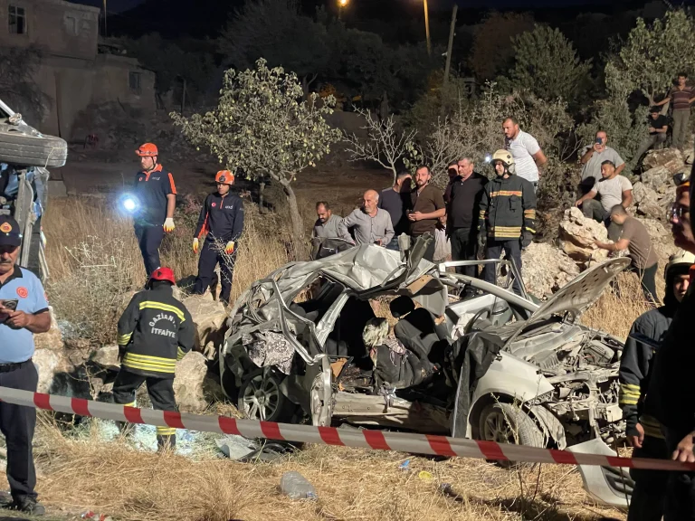Gaziantep Nurdağı’nda Katliam Gibi Kaza: Yolcu Otobüsü ile Otomobil Çarpıştı, 7 Ölü 13 Yaralı