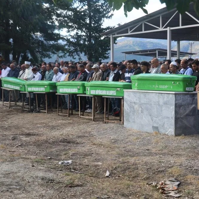 AKRABA ZİYARETİ İÇİN GİTTİKLERİ GAZİANTEP’TEN 7 TABUTLA DÖNDÜLER