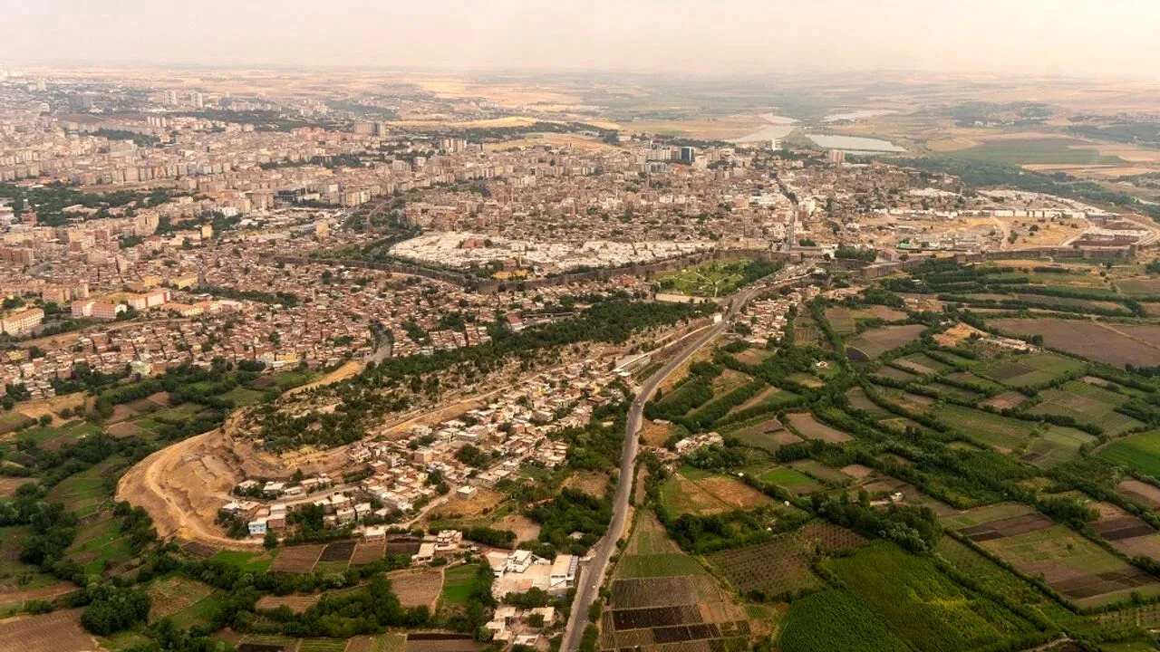 Diyarbakır Kayapınar’da Arazi Krizi: 45 Yıllık Emeğe Ret, İhaleye Onay!