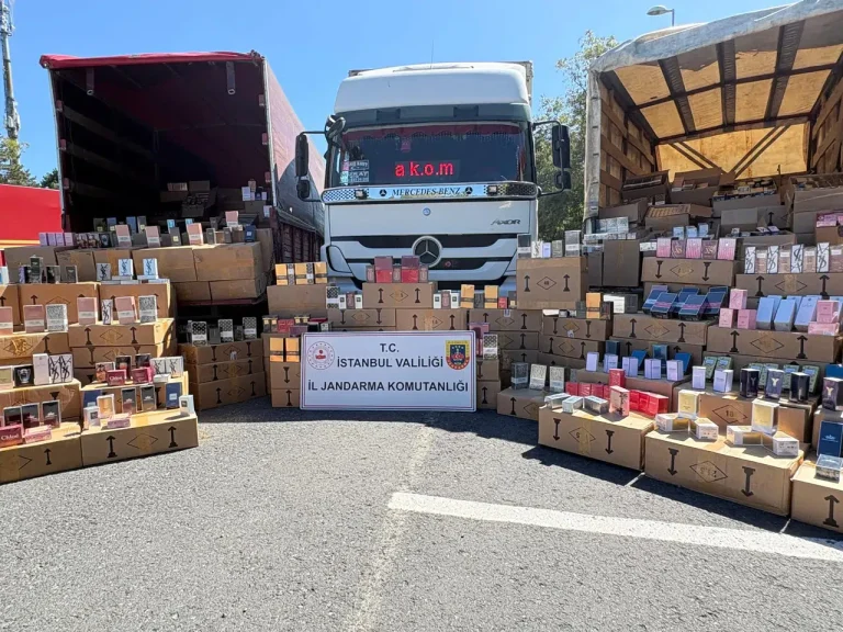 İstanbul’da Dev Sahte Parfüm Operasyonu: 350 Milyon Liralık Ürüne El Konuldu