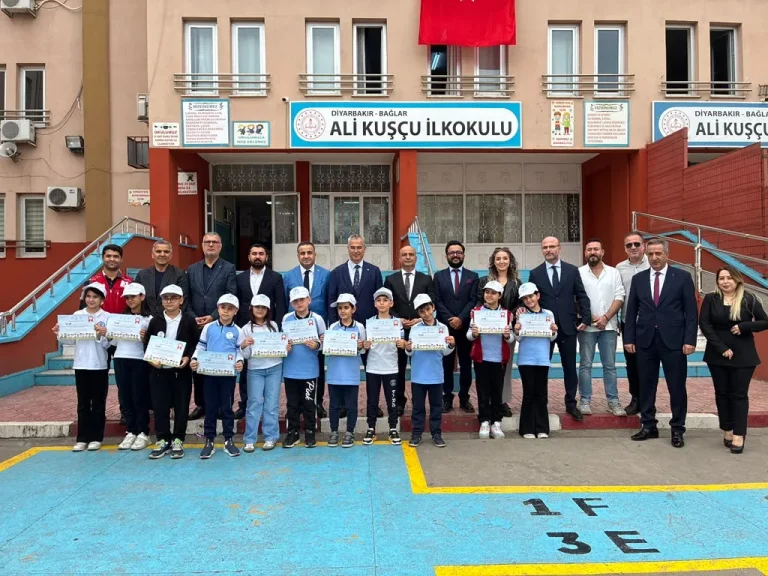 DİYARBAKIR’DA SAĞLIK SEFERBERLİĞİ: HEDEF 20 BİN “MİNİK SAĞLIK ELÇİSİ”